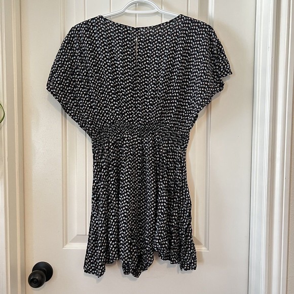 Alythea Ditsy Floral Flutter Sleeve Tie Front Cut Out V-neck Romper Split Back M - Picture 3 of 12